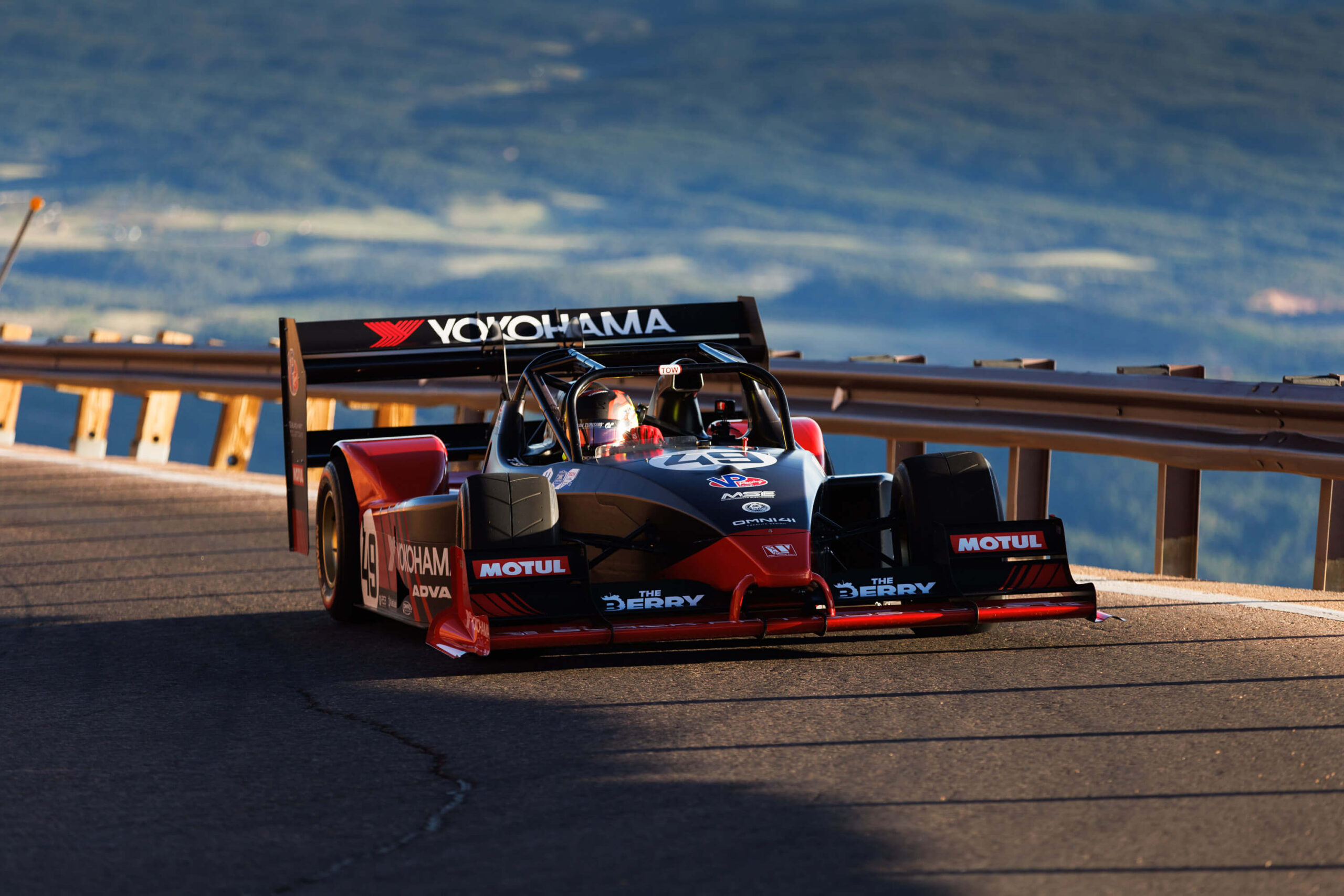 yokohama en pikes peak